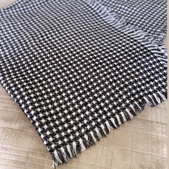 NWT BCBGeneration Scarf - with Tags - Large, soft, black and white, Acrylic. - Picture 4 of 4